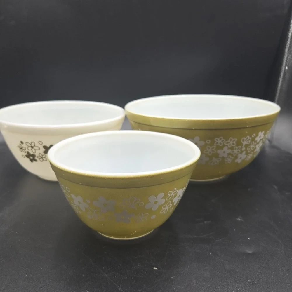 Vintage Pyrex Crazy Daisy Spring Blossom 3pc Mixing Bowl Set 401, 402, 403 EUC